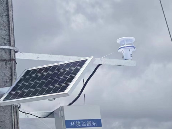 配電線路環(huán)境監(jiān)測(cè)儀案例實(shí)拍